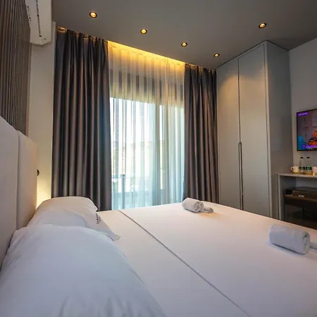 View Hotel *