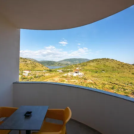Szálloda View *