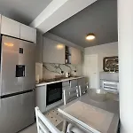 מלון View *