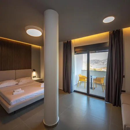 View Hotel *